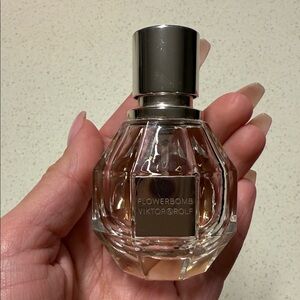 Viktor & Rolf Flowerbomb Perfume 1ml